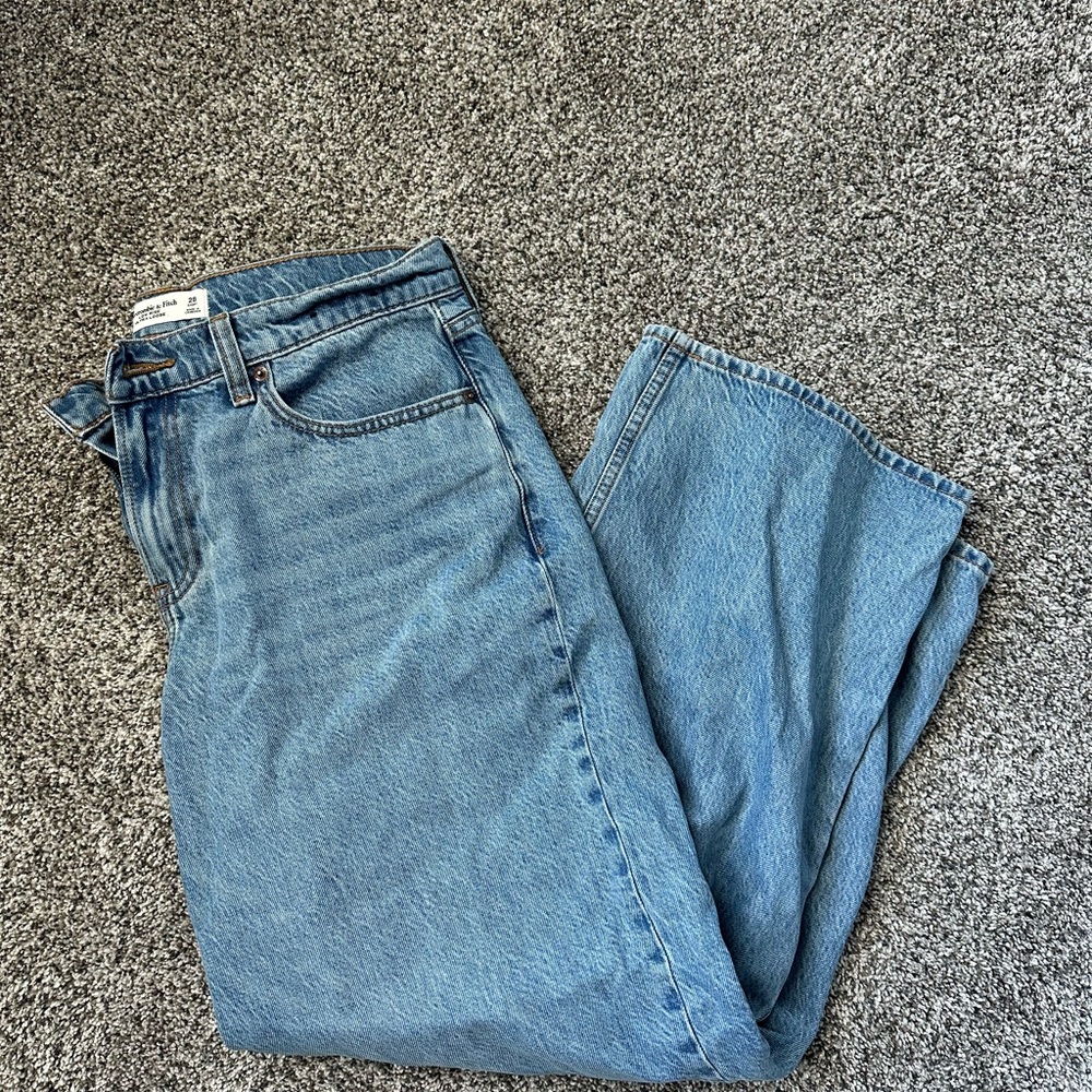 Abercrombie Low Rise Ultra Loose Women’s Jeans